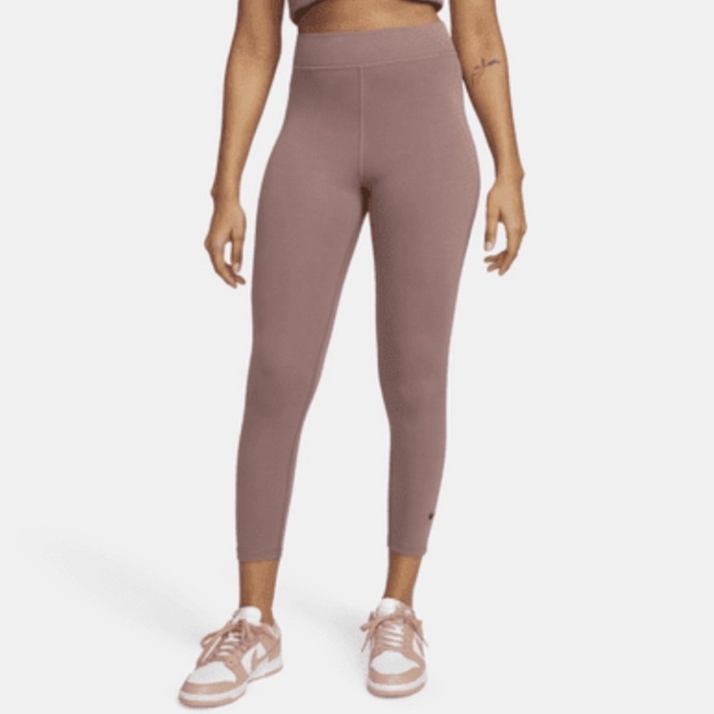 Nike Sportswear Classic 
Women's High-Waisted 7/8 Leggings